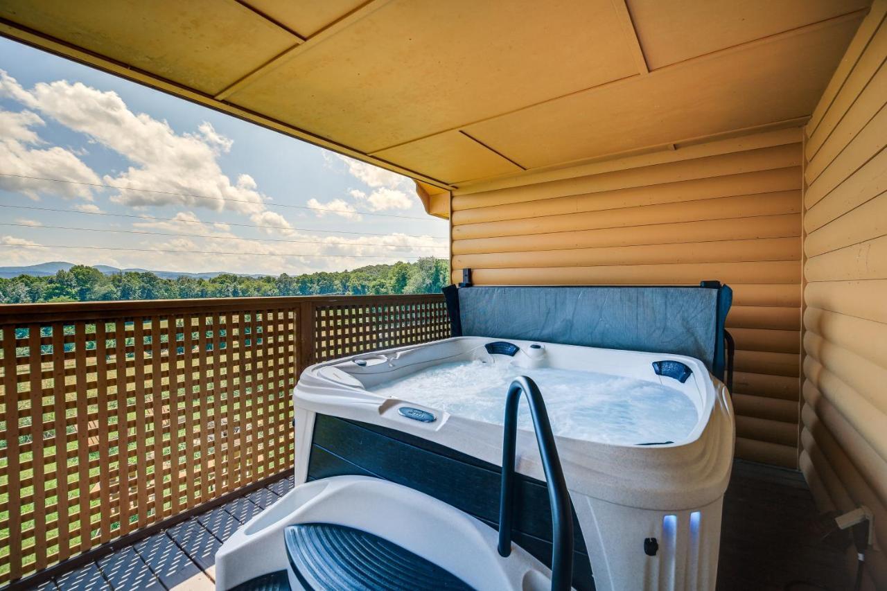 Blue Ridge Mountain Cabin With Views And Hot Tub Sparta Exterior photo
