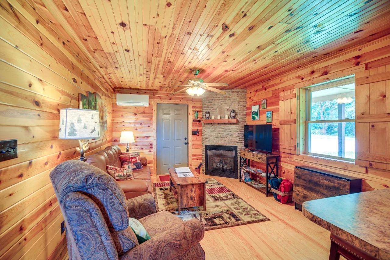 Blue Ridge Mountain Cabin With Views And Hot Tub Sparta Exterior photo