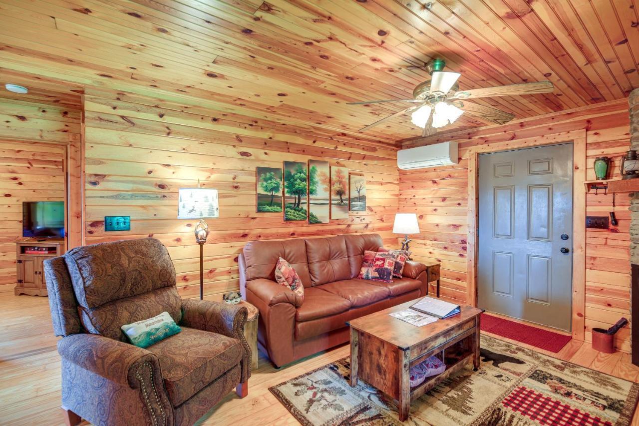 Blue Ridge Mountain Cabin With Views And Hot Tub Sparta Exterior photo