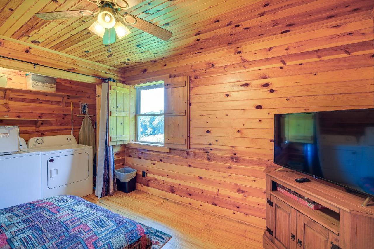 Blue Ridge Mountain Cabin With Views And Hot Tub Sparta Exterior photo