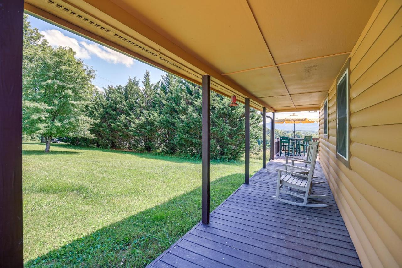 Blue Ridge Mountain Cabin With Views And Hot Tub Sparta Exterior photo